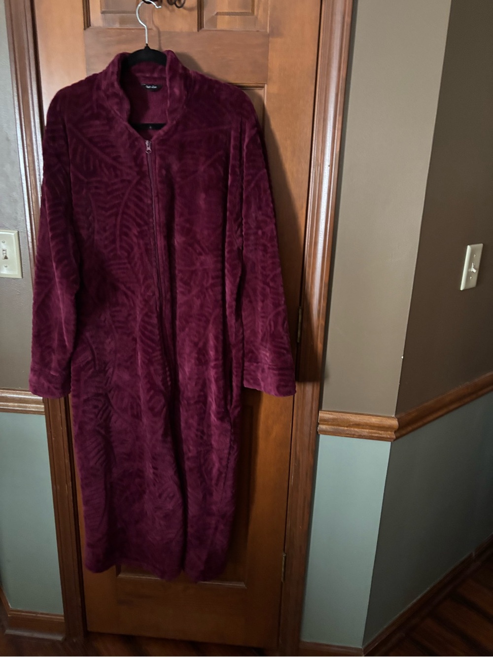 Just Love Long Plush Zip Robe - Deep Wine
